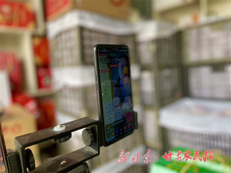 马前亮线上销售订单源源不断.jpg