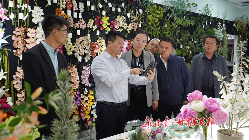 华亭市河西镇仿真花生产车间2.jpg