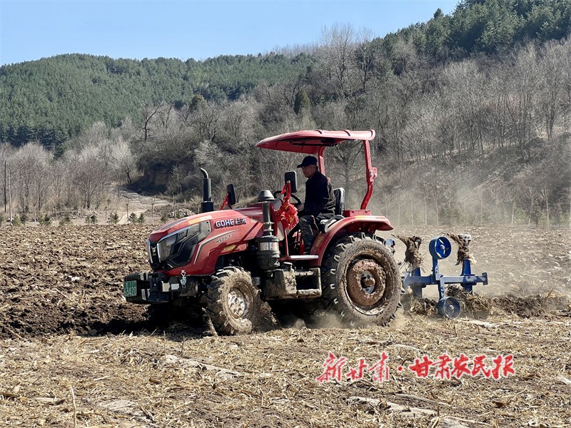 翻耕地块.jpg