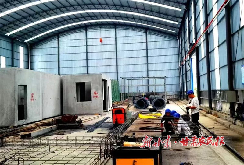安口镇绿色建材产业园内工作正在作业.jpg