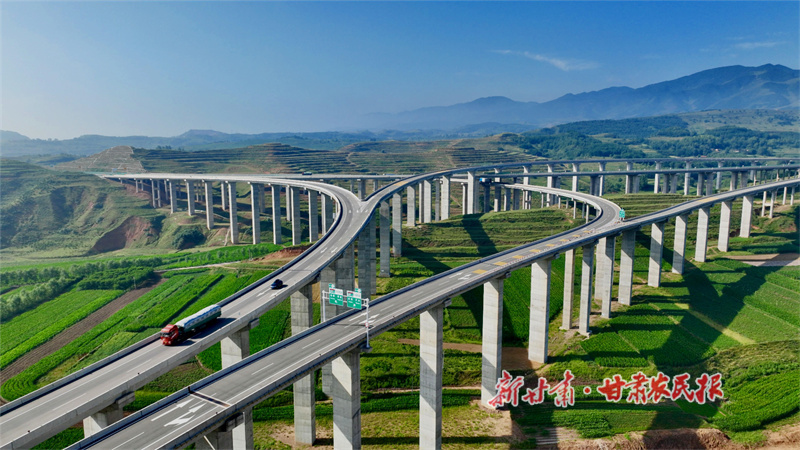 華亭市馬峽鎮(zhèn)深溝大橋高速.jpg