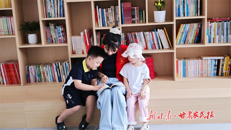 文縣：農(nóng)家書屋飄書香 文明鄉(xiāng)風促振興
