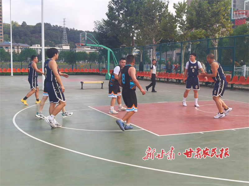 華亭：“村BA”燃情開(kāi)賽 體育活力點(diǎn)亮鄉(xiāng)村振興路