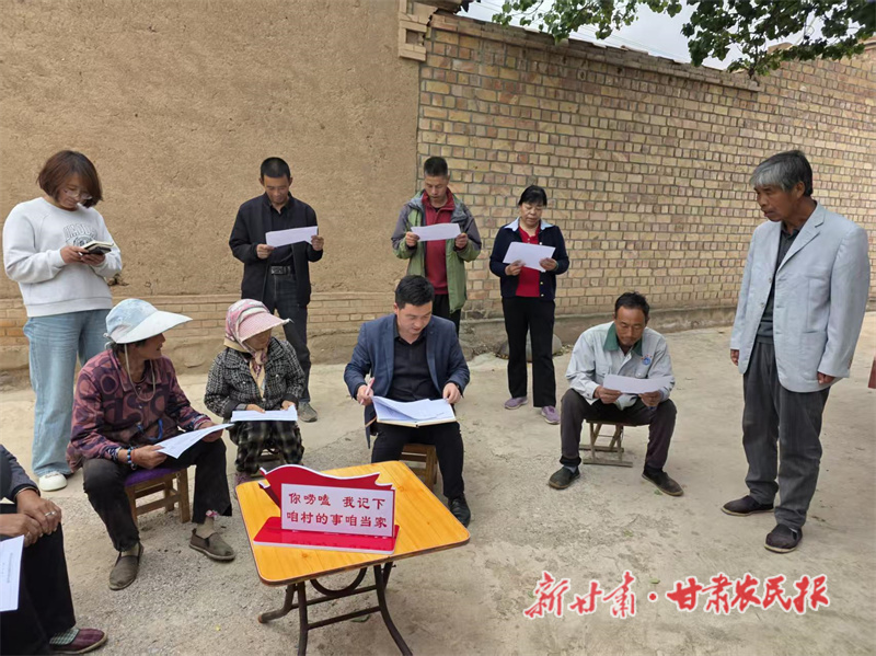 “小板凳嘮嗑會”嘮出鄉(xiāng)村幸福路