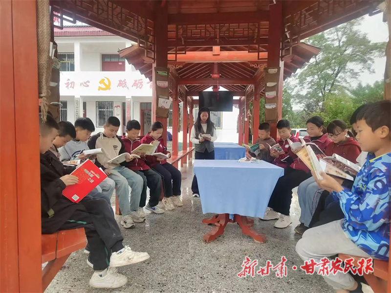 成縣：農(nóng)家書(shū)屋變身“第二課堂”